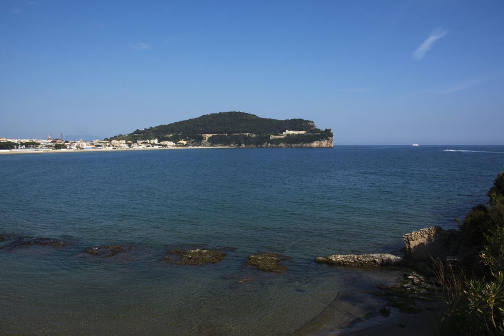Serapo Bed And Breakfast Gaeta Bagian luar foto